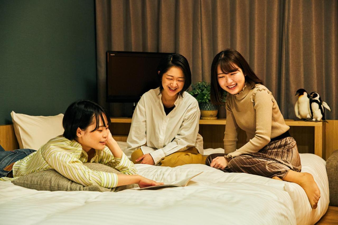 旭川星野omo7度假酒店 外观 照片 Kim Sun-young, Lee Sun-bin and Lee Si-eon in Love Alarm