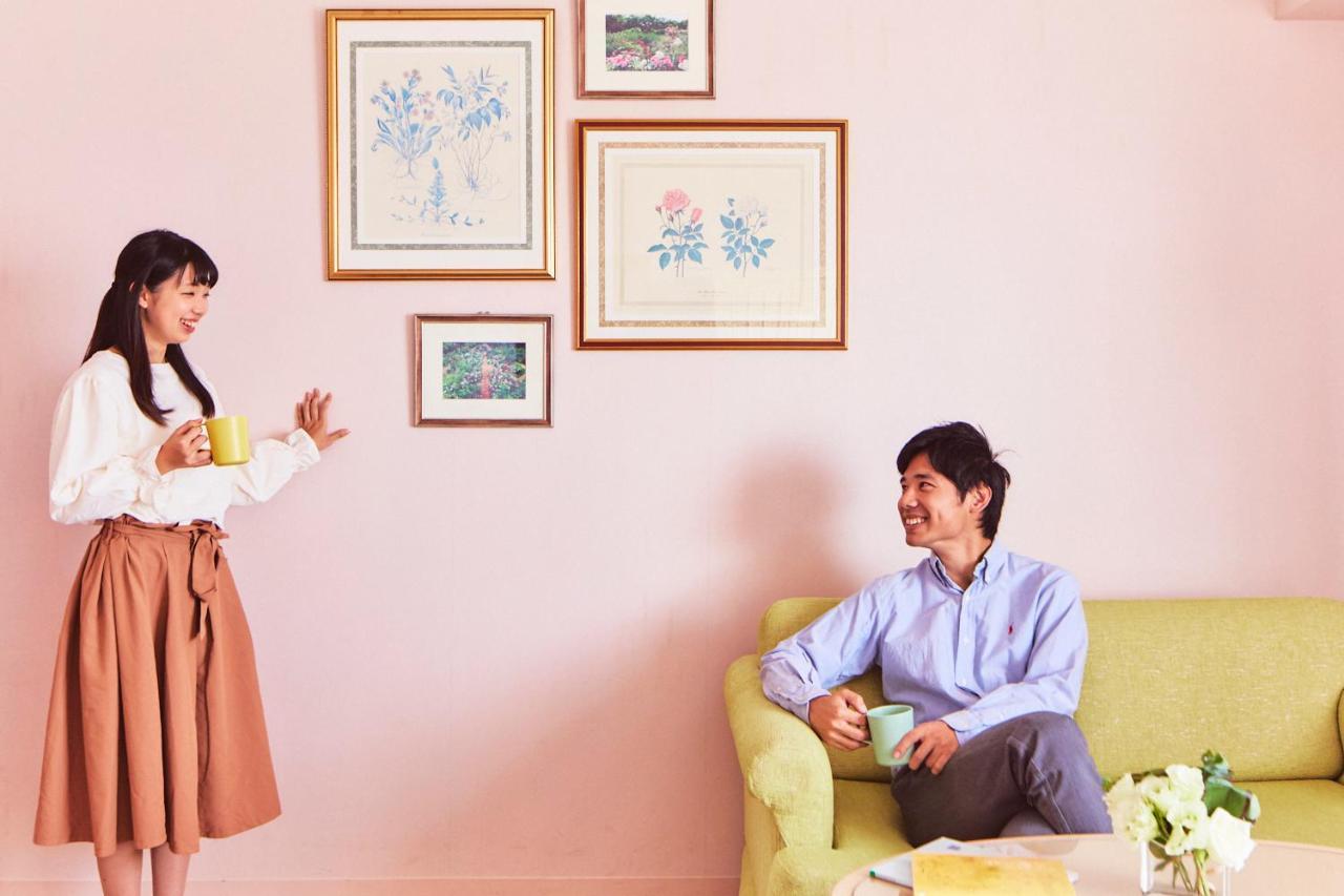 旭川星野omo7度假酒店 外观 照片 A couple in a living room