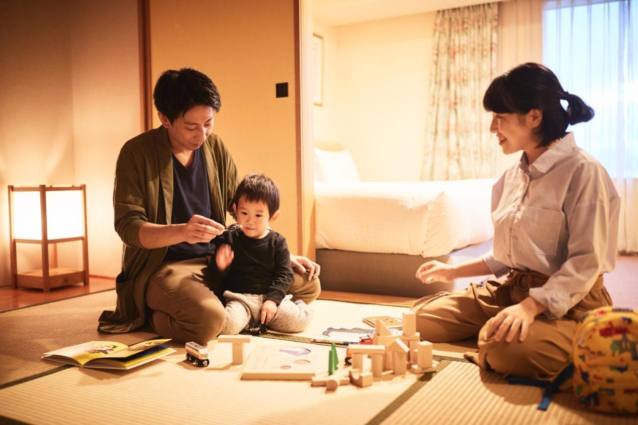 旭川星野omo7度假酒店 外观 照片 A Japanese family